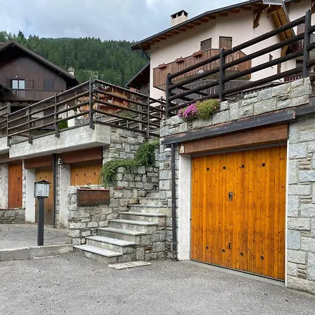 Apartment Mansarda Bel Panorama - Affittipontedilegno *
